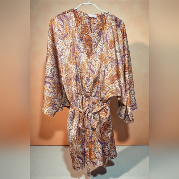 Pink Lily Paisley Tie Waist Romper Size Medium (New) - Picture 3 of 8